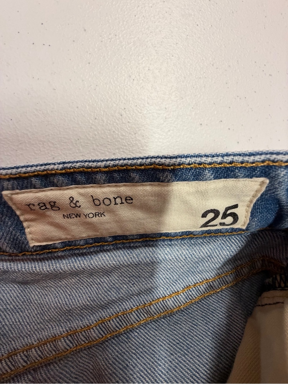 rag & bone Alex High Rise Straight Jeans size25 Tulip Light Wash Button Fly
B342